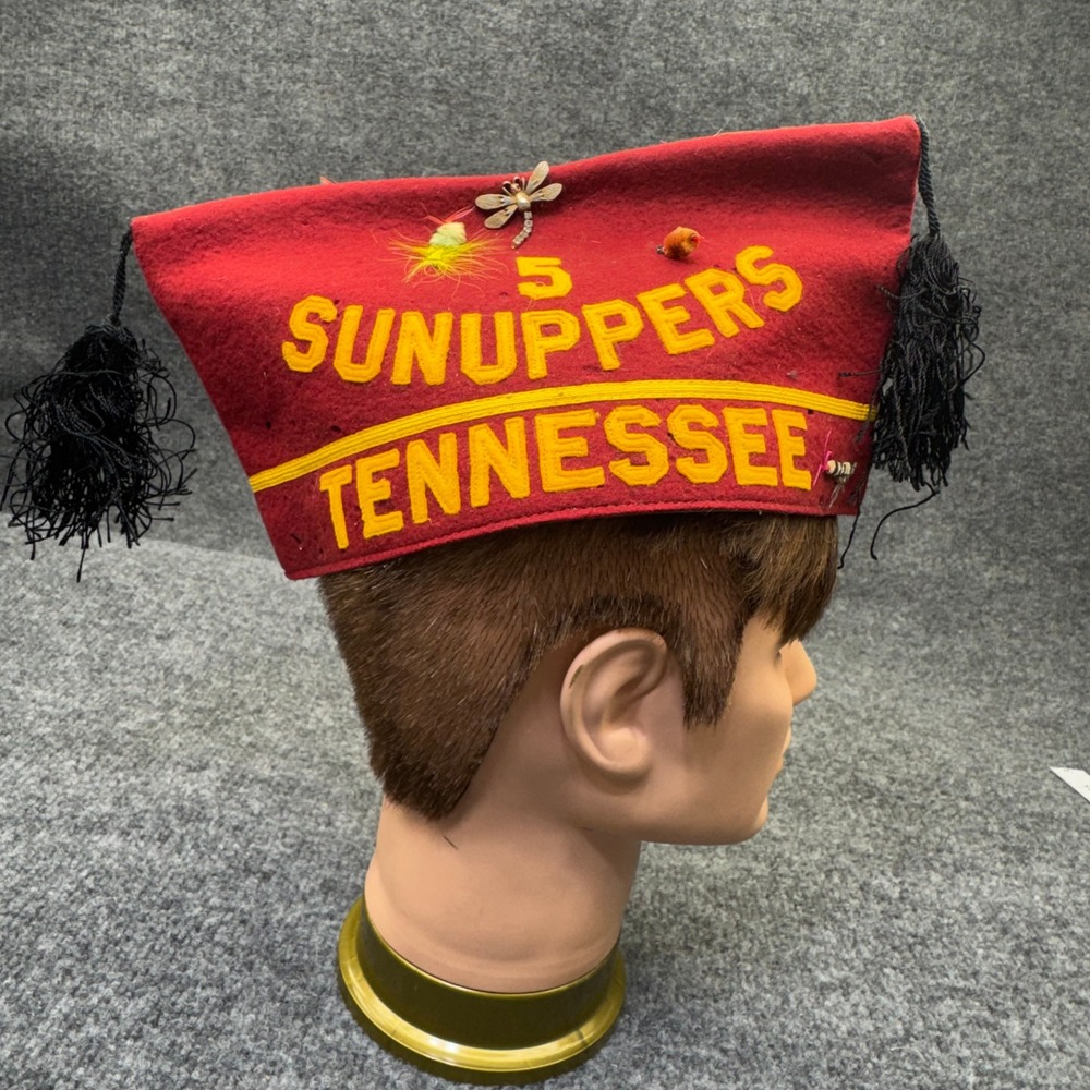 Vintage Sunuppers Tennessee Felt Fez Hat Mens Red Tassels Fishing Fly Lures